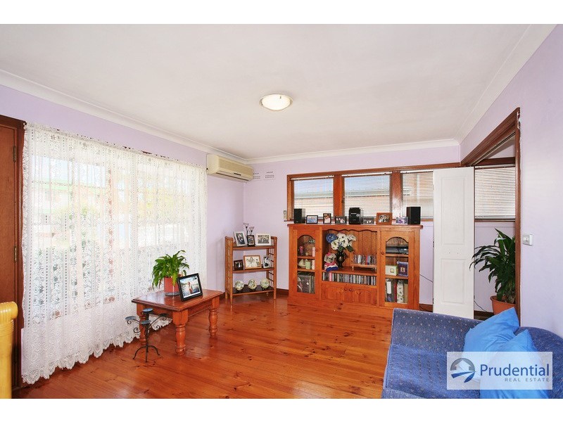 14 Miri Cr, Holsworthy NSW 2173