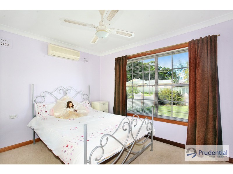 14 Miri Cr, Holsworthy NSW 2173
