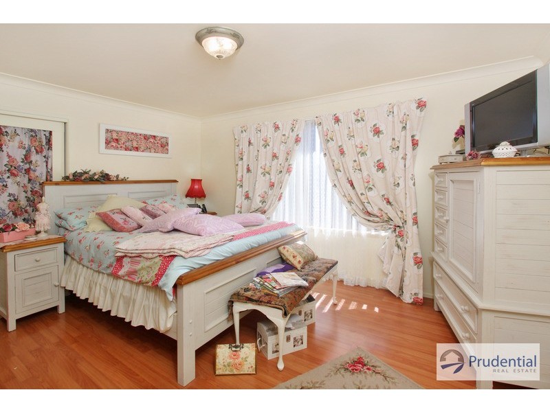 10 Angledool Ave, Hinchinbrook NSW 2168