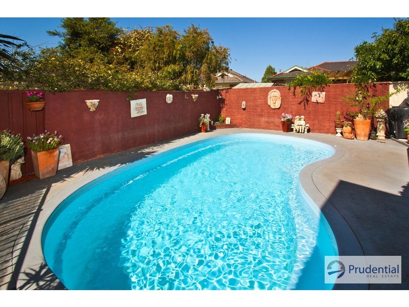 10 Angledool Ave, Hinchinbrook NSW 2168