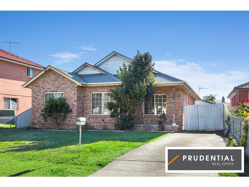 5 Weir Cr, Lurnea NSW 2170