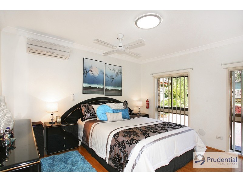 18 Freda Pl, Hammondville NSW 2170