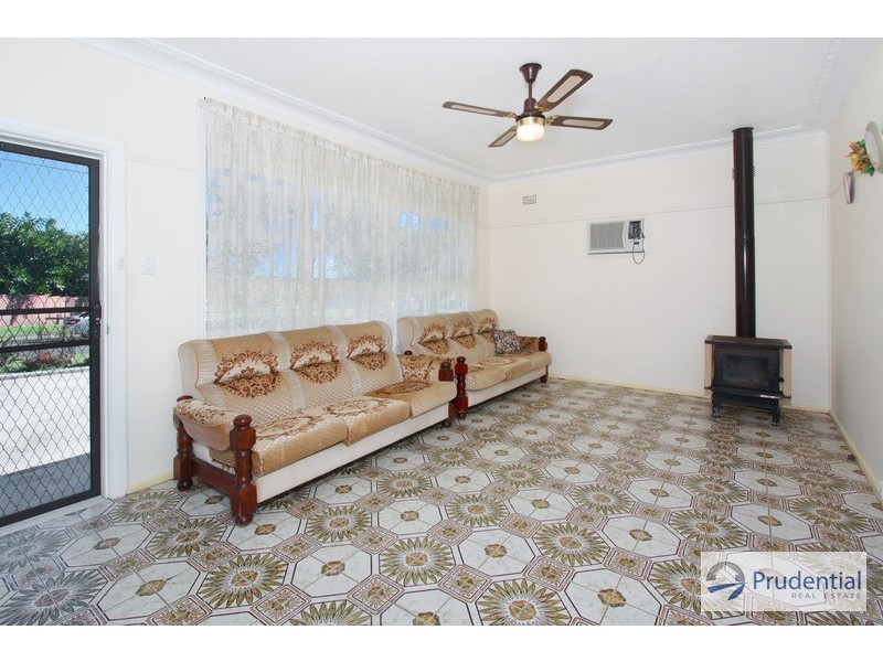 40 Dunbier Ave, Lurnea NSW 2170