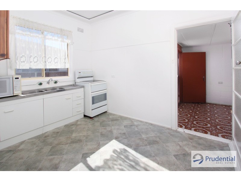 40 Dunbier Ave, Lurnea NSW 2170