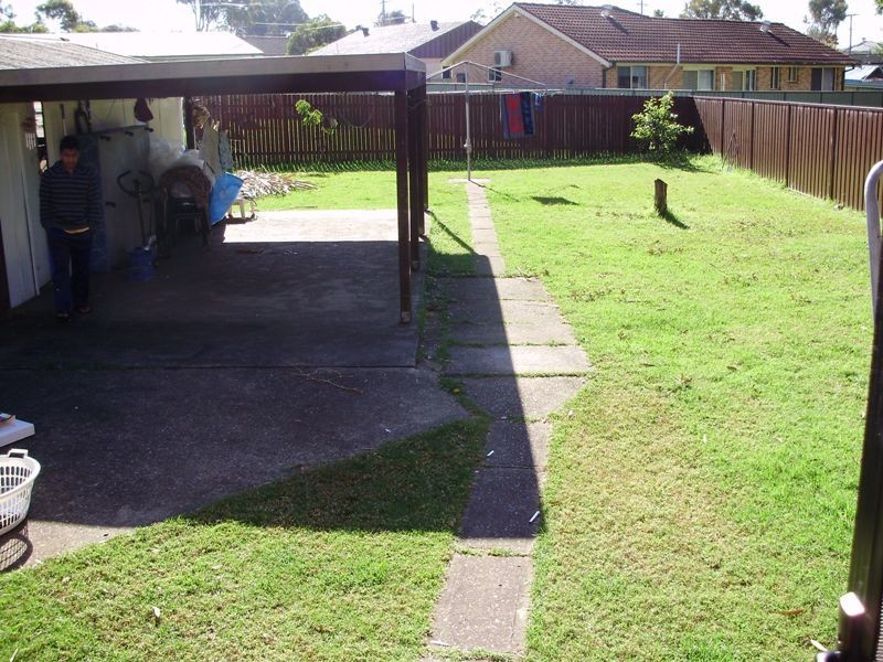 5 Hillview Pde, Lurnea NSW 2170