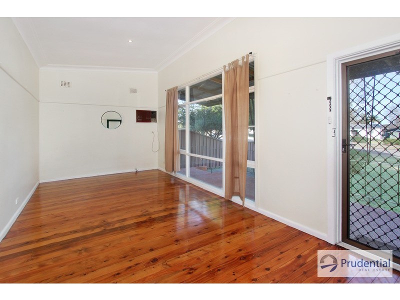 31 Walder Rd, Hammondville NSW 2170