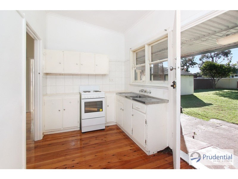 31 Walder Rd, Hammondville NSW 2170