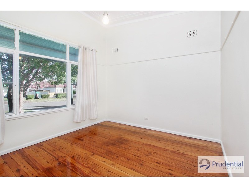 31 Walder Rd, Hammondville NSW 2170