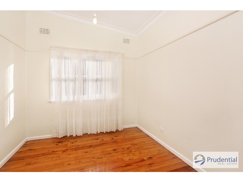 31 Walder Rd, Hammondville NSW 2170