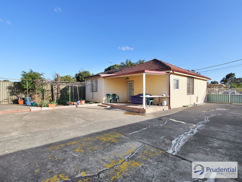 152 Heathcote Rd, Hammondville NSW 2170