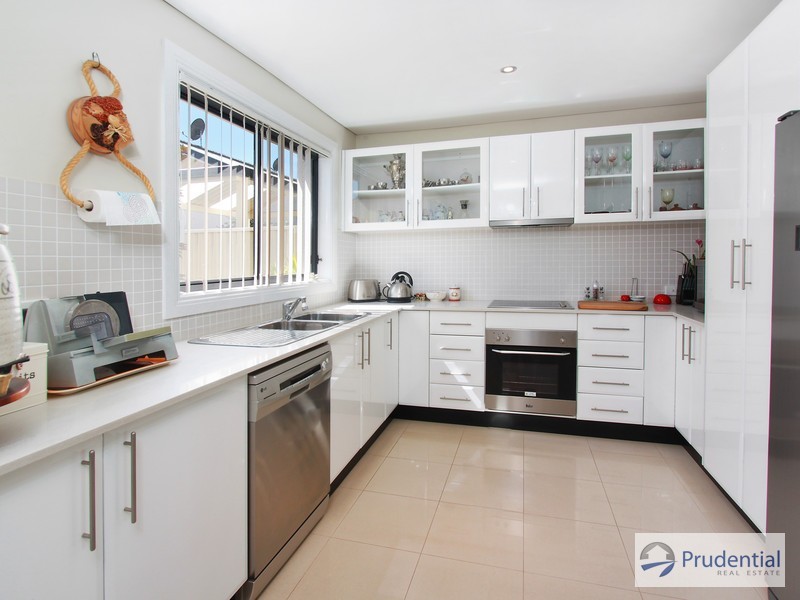 1A Melaleuca Pl, Prestons NSW 2170