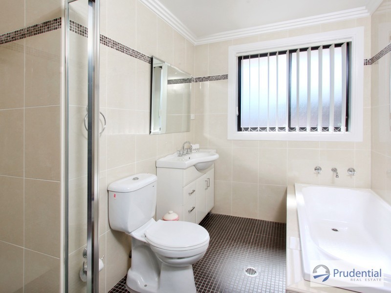 1A Melaleuca Pl, Prestons NSW 2170