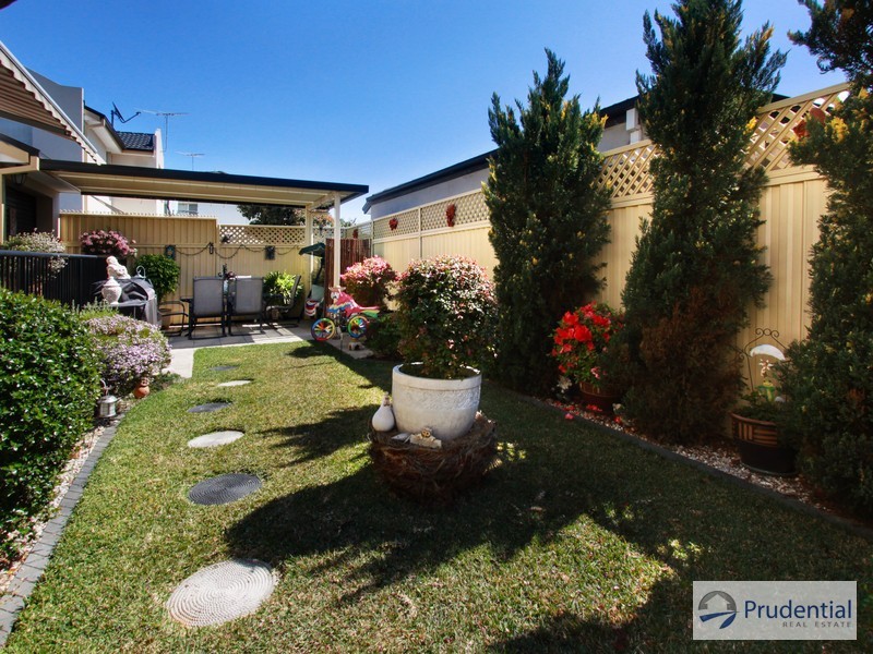 1A Melaleuca Pl, Prestons NSW 2170