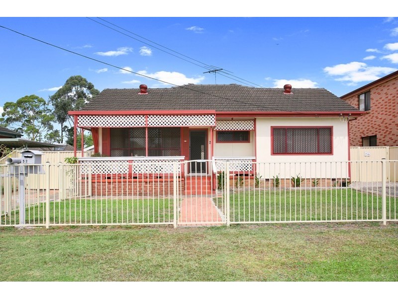 32 Dunbier Ave, Lurnea NSW 2170