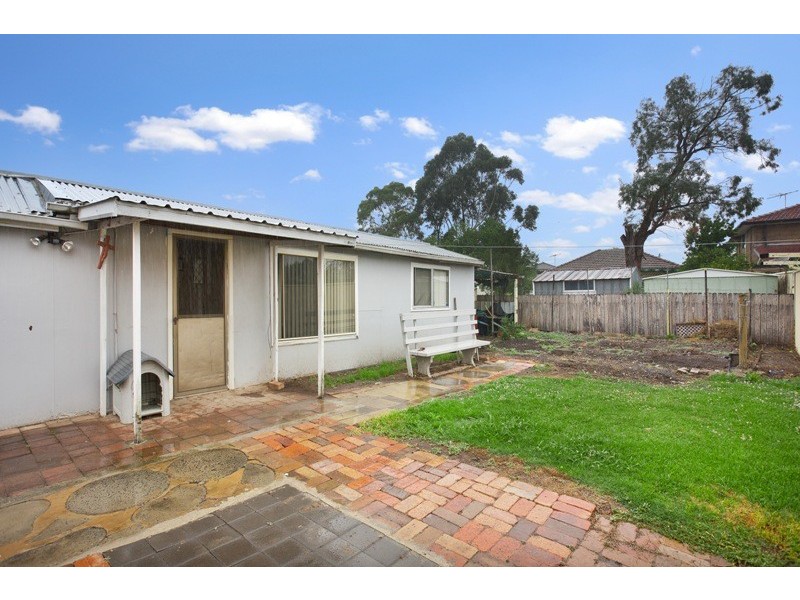 32 Dunbier Ave, Lurnea NSW 2170