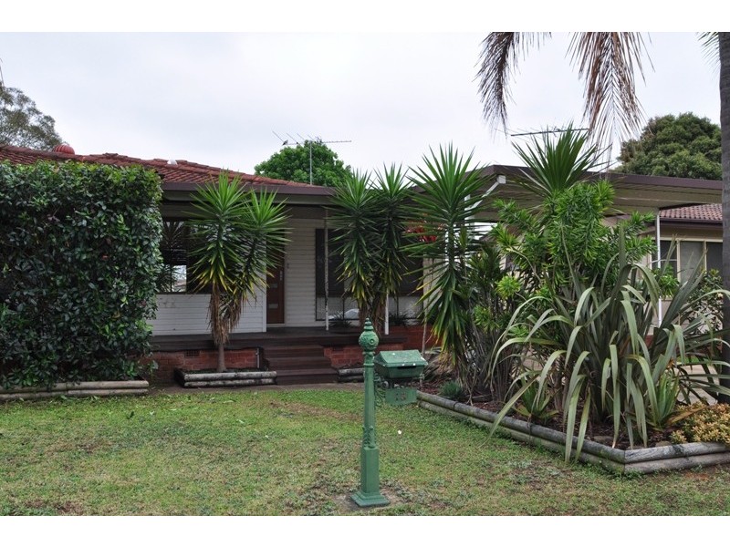 13 Sunset Avenue, Lurnea NSW 2170