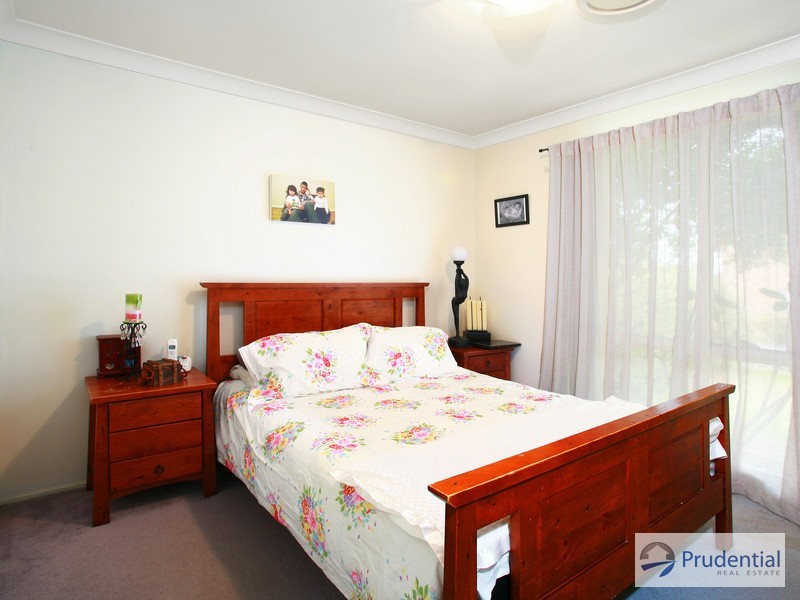 10 Dahlia Place, Prestons NSW 2170