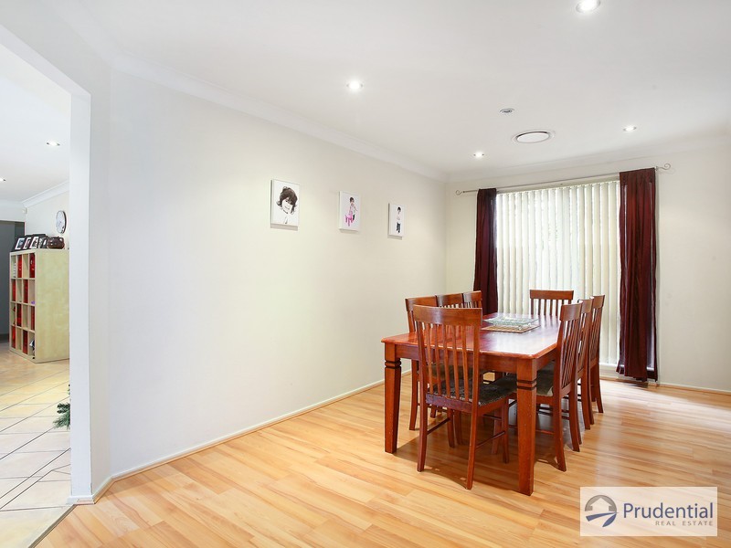 10 Dahlia Place, Prestons NSW 2170