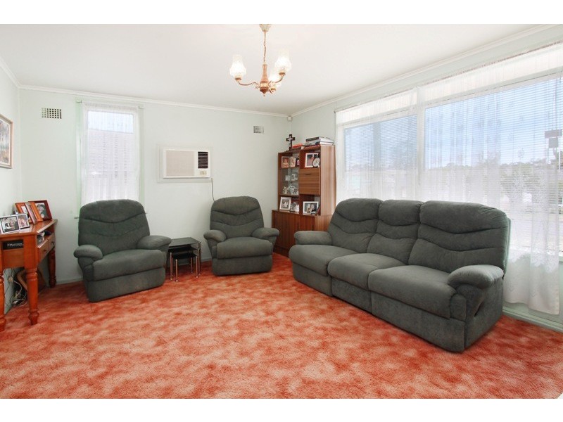 11 Catherine Avenue, Lurnea NSW 2170