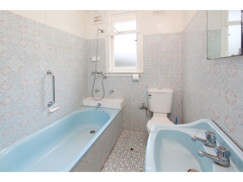 11 Catherine Avenue, Lurnea NSW 2170