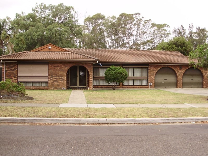 10 Dorrigo Avenue, Hoxton Park NSW 2171