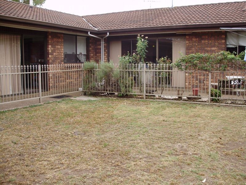 10 Dorrigo Avenue, Hoxton Park NSW 2171