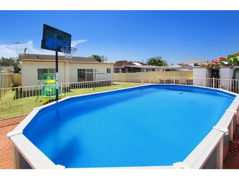 18 Amalfi Street, Lurnea NSW 2170