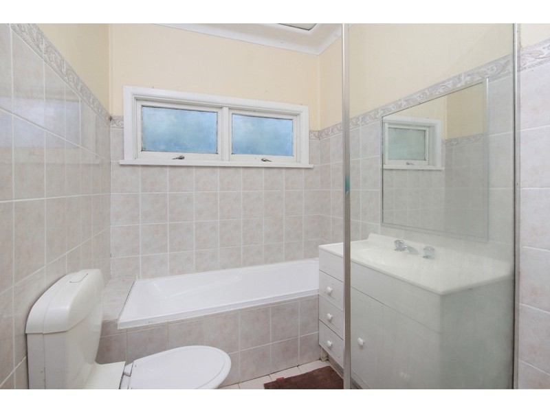 18 Amalfi Street, Lurnea NSW 2170