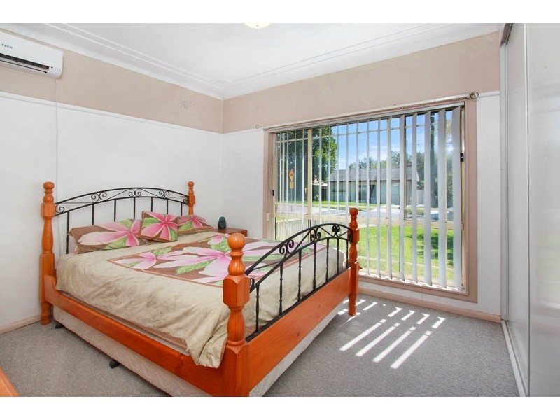 18 Amalfi Street, Lurnea NSW 2170