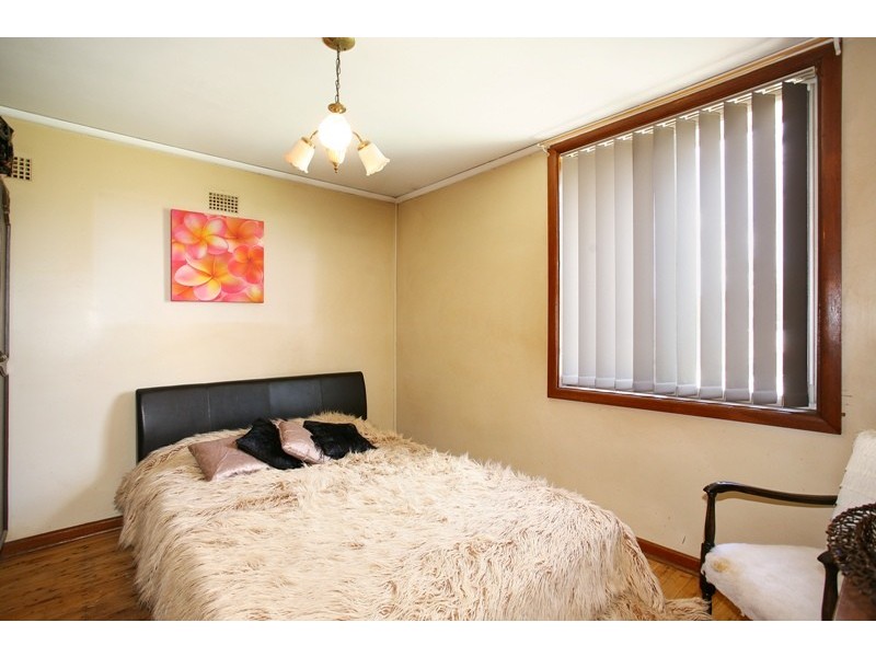 9 Gibson Avenue, Casula NSW 2170