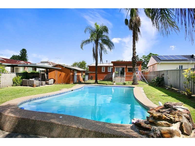 9 Gibson Avenue, Casula NSW 2170