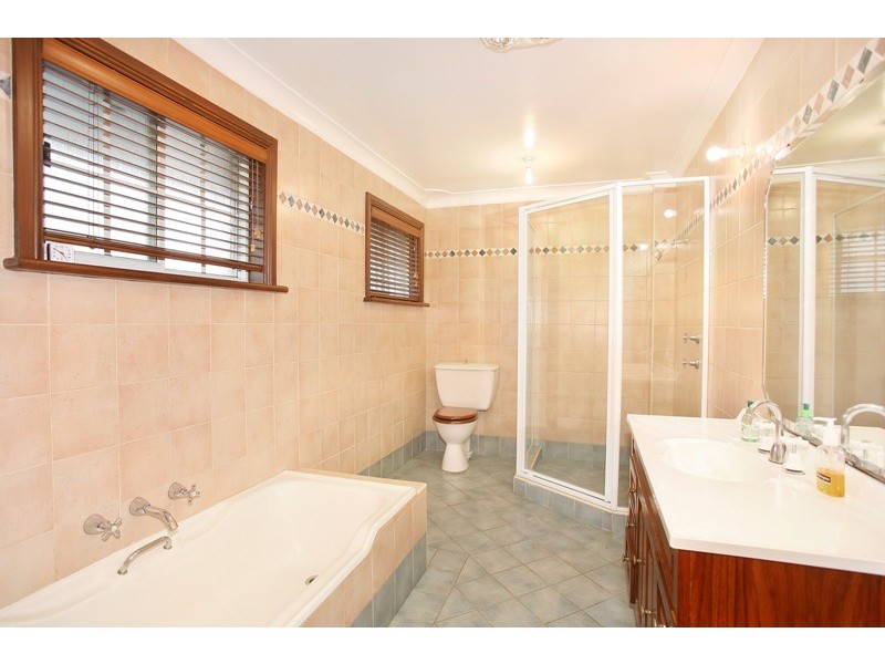 1 Colong Close, Hoxton Park NSW 2171