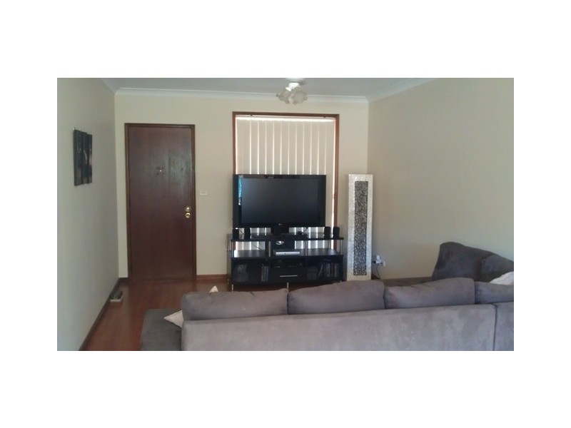 2/19 Azelea Avenue, Macquarie Fields NSW 2564