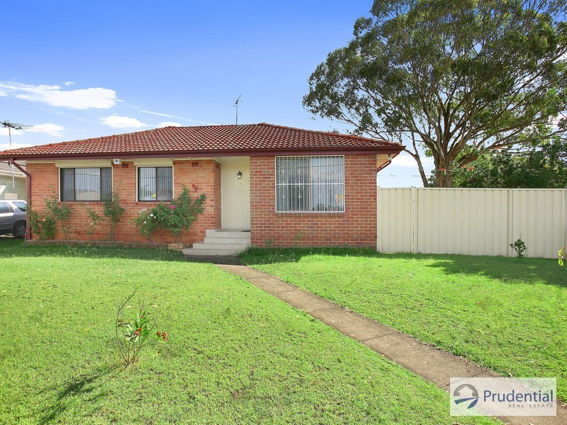 1 Compton Avenue, Lurnea NSW 2170