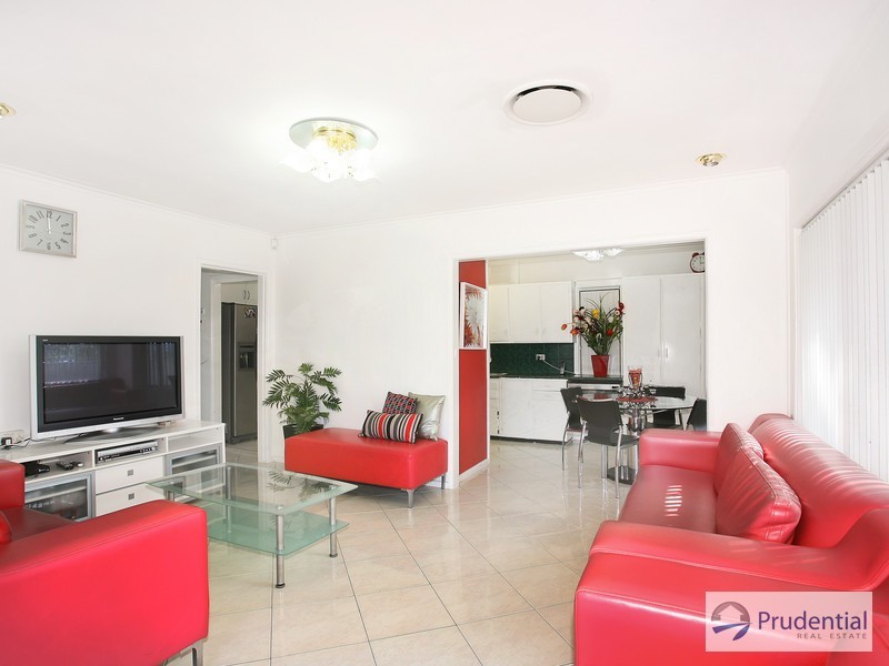 1 Compton Avenue, Lurnea NSW 2170