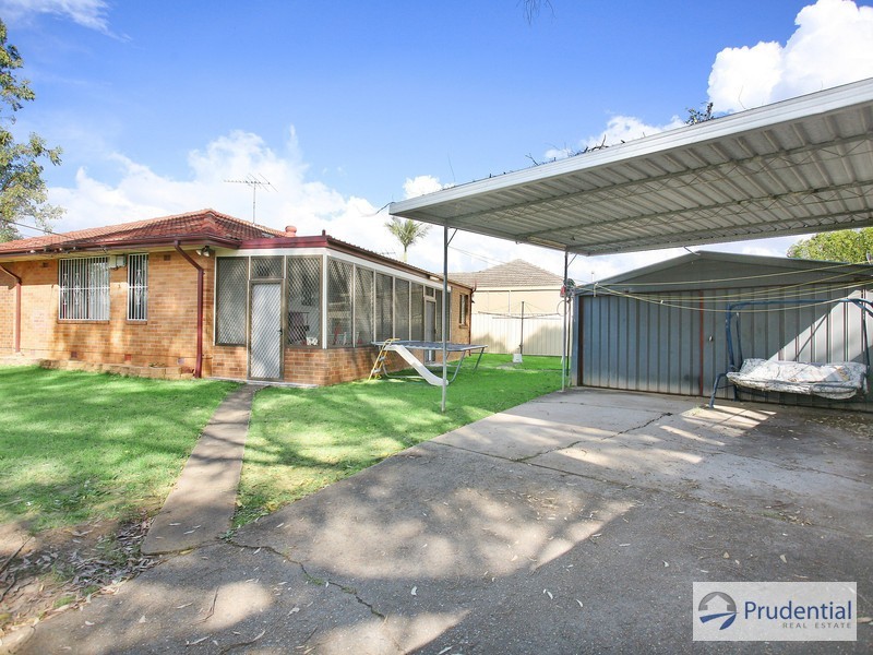 1 Compton Avenue, Lurnea NSW 2170