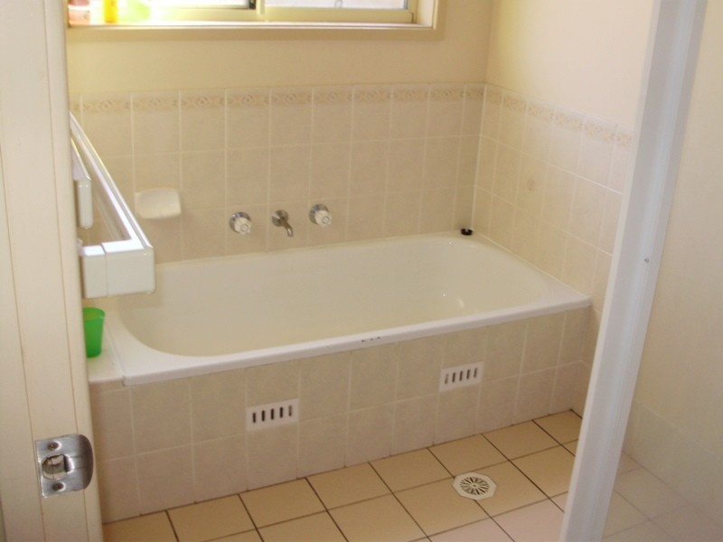 62 Corryton Court, Wattle Grove NSW 2173