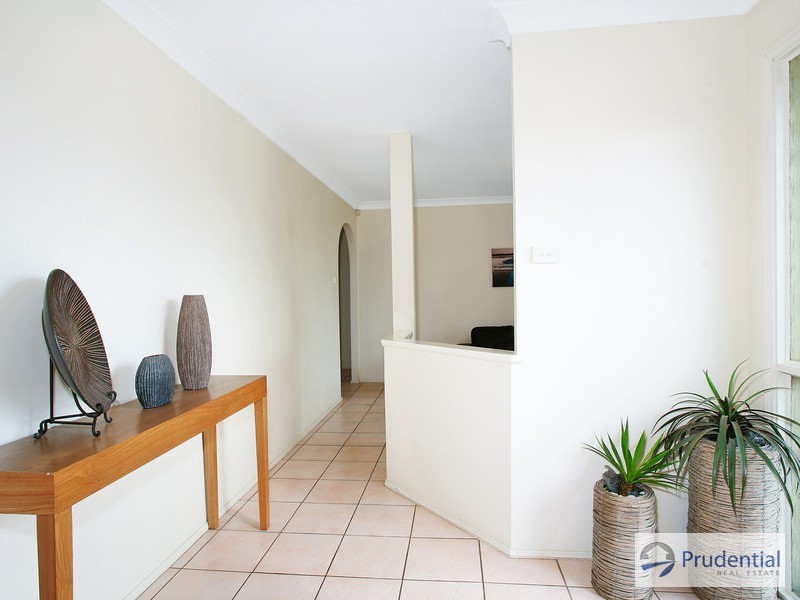 33 Tammworth Cr, Hoxton Park NSW 2171