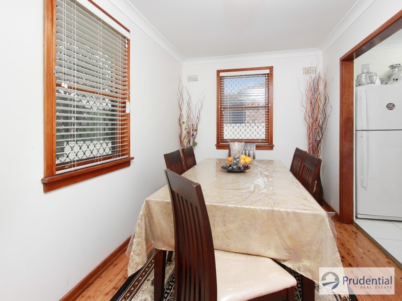 12 Bare Ave, Lurnea NSW 2170