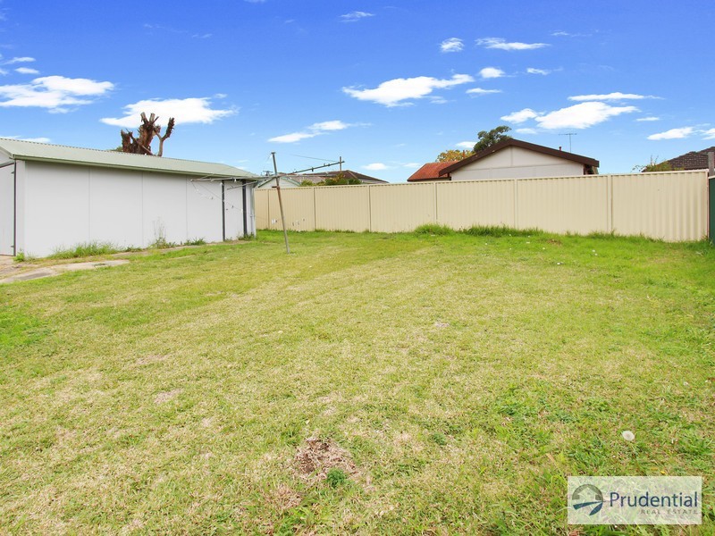 12 Bare Ave, Lurnea NSW 2170