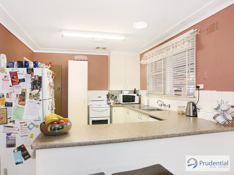 54 Thompson Ave, Moorebank NSW 2170