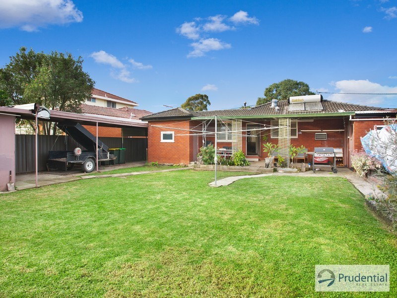 54 Thompson Ave, Moorebank NSW 2170