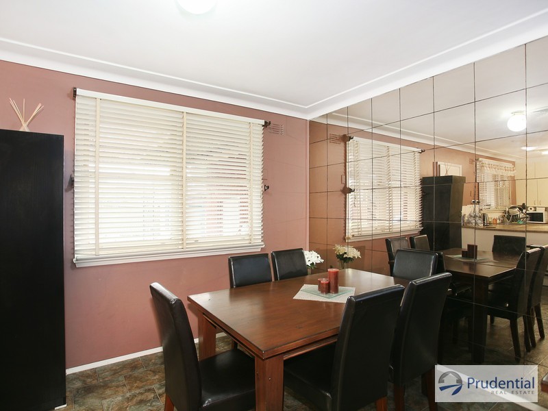54 Thompson Ave, Moorebank NSW 2170