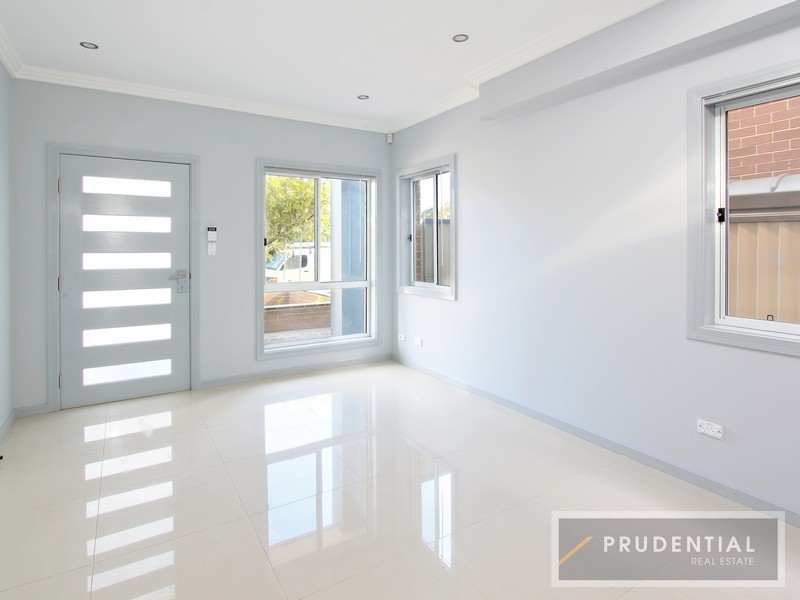 15 Templeton Crescent, Moorebank NSW 2170