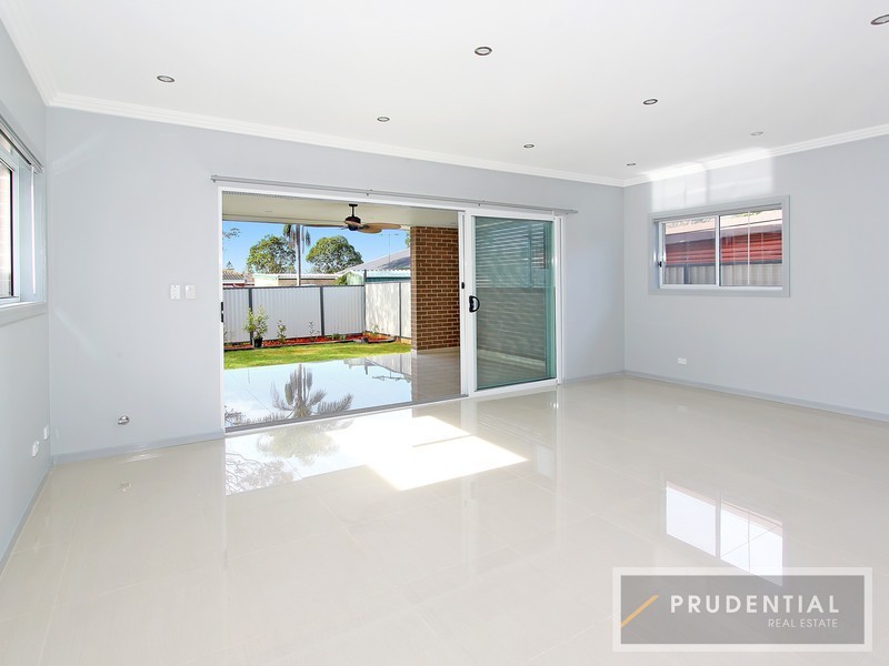 15 Templeton Crescent, Moorebank NSW 2170