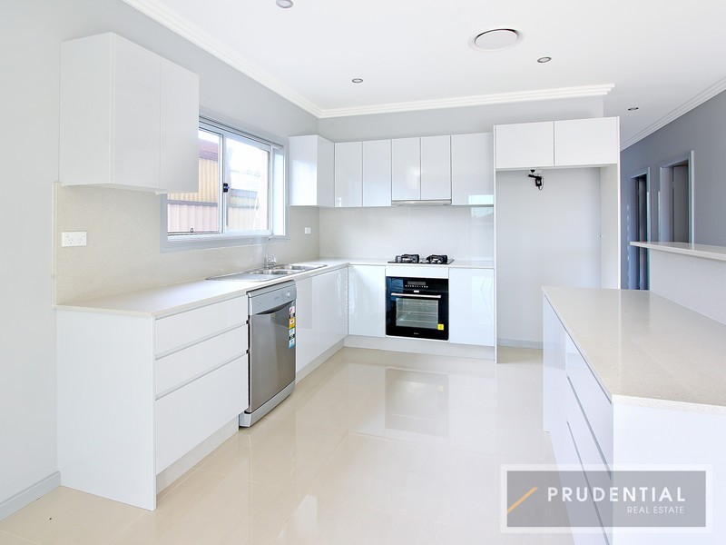 15 Templeton Crescent, Moorebank NSW 2170