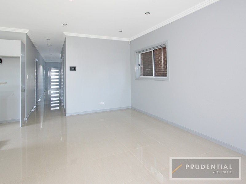 15 Templeton Crescent, Moorebank NSW 2170