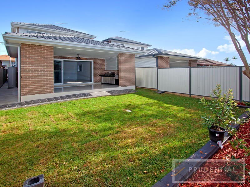 15 Templeton Crescent, Moorebank NSW 2170