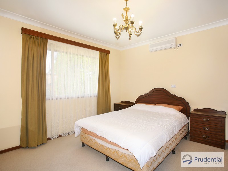 5 Roland Ave, Liverpool NSW 2170