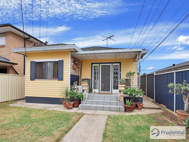 51 Cooper Ave, Moorebank NSW 2170